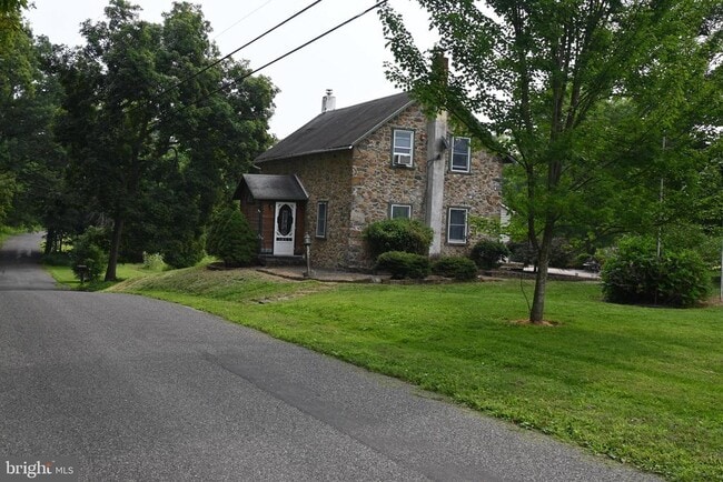 Building Photo - 2420 Urffers Rd