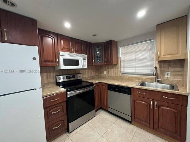 Building Photo - 16450 Miami Dr