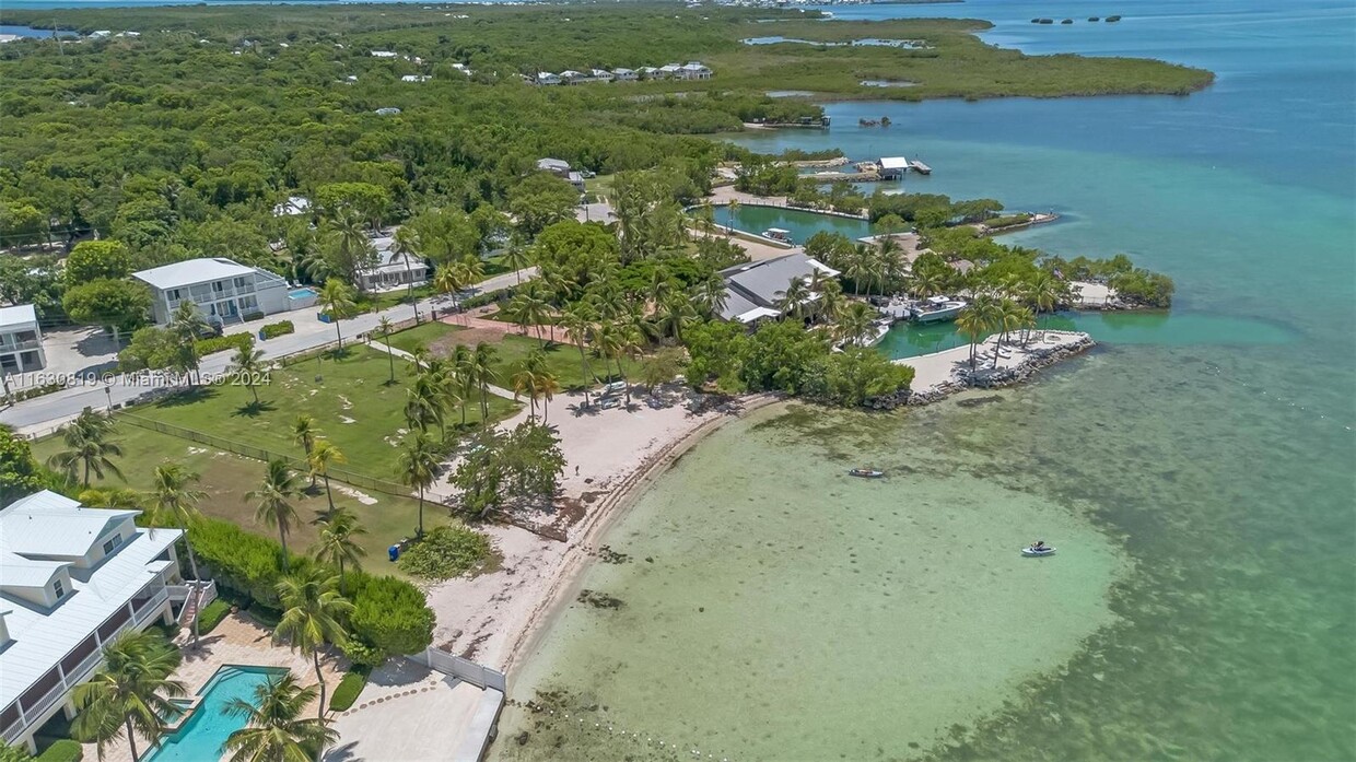 Foto principal - 139 N Bay Harbor Dr