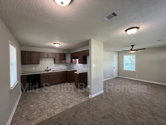 Foto del edificio - 1568 Pillow St