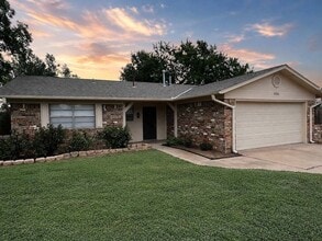 Building Photo - 3205 SE Coachman Pl
