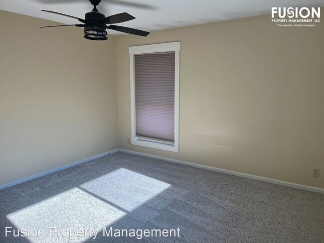 Building Photo - 3 br, 2 bath House - 209 Ledgewood CIR #101