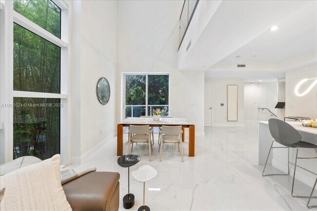 Foto del edificio - 455 NE 39th St