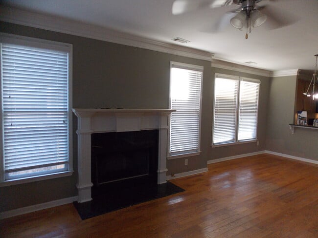 Photo - 1378 Lucile Ave SW House