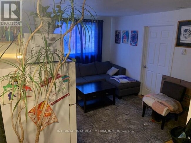 Building Photo - 202 Egerton St