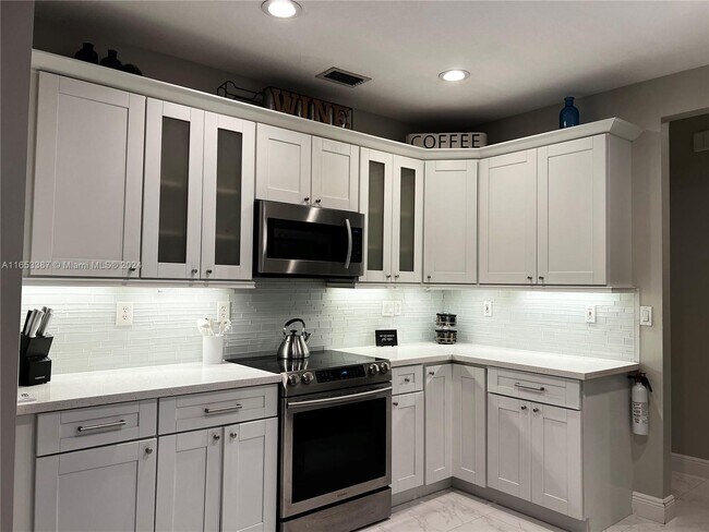 Foto del edificio - 12591 NW 57th Pl