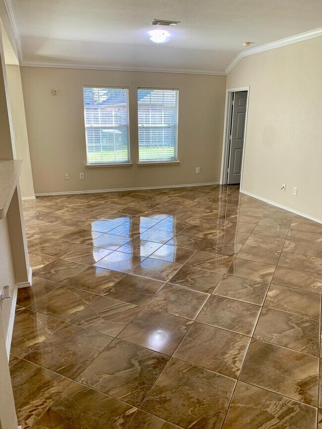 Foto del edificio - 6019 Fallmont Dr