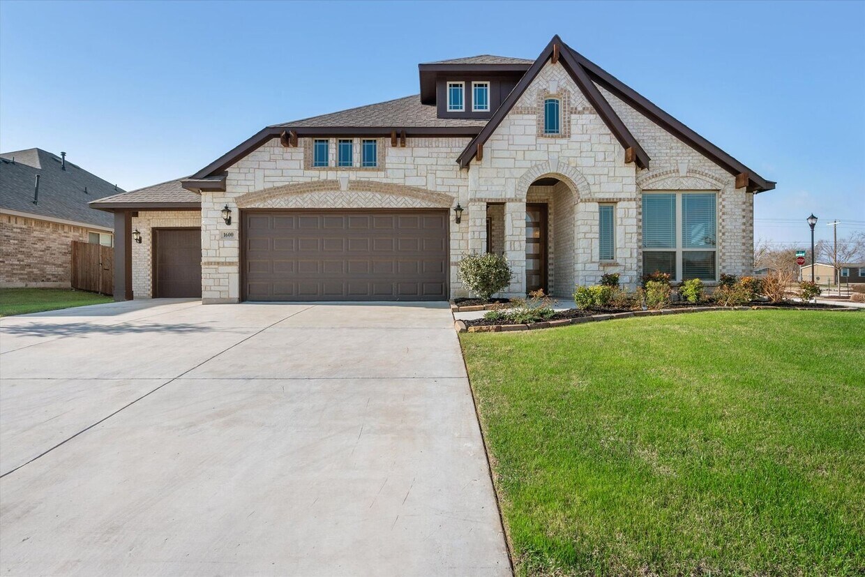1600 Nighthawk Ln, Mansfield, TX 76063 House Rental in Mansfield, TX