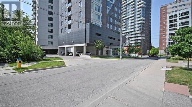 Building Photo - 158 King St N