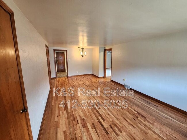 Building Photo - 1439 Lincoln Way