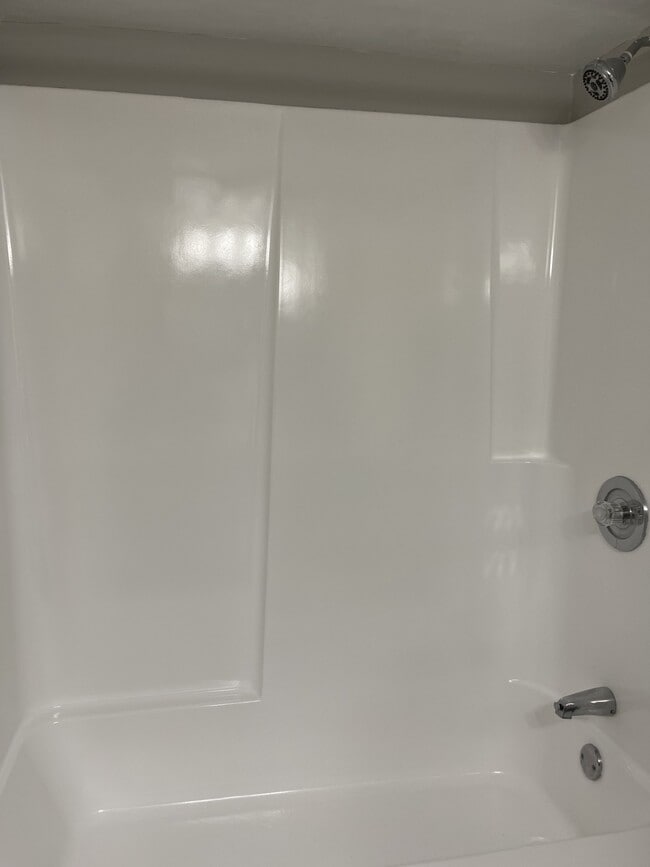 Studio- Lotus Lux w/Washer & Dryer - Country View Garden Homes