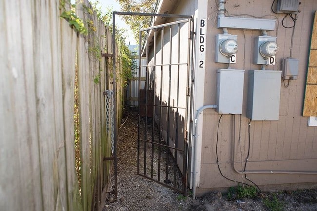 Building Photo - 3462 Dennis St