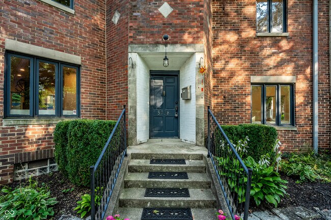 Building Photo - 5758 Wildwood Ave