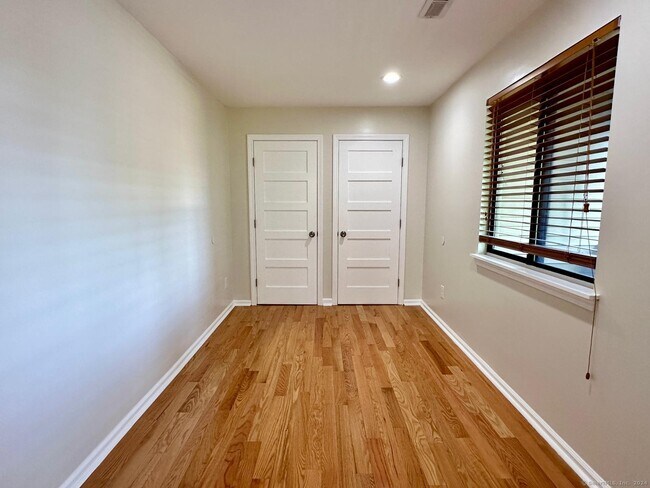 Building Photo - 17 Lance Cir