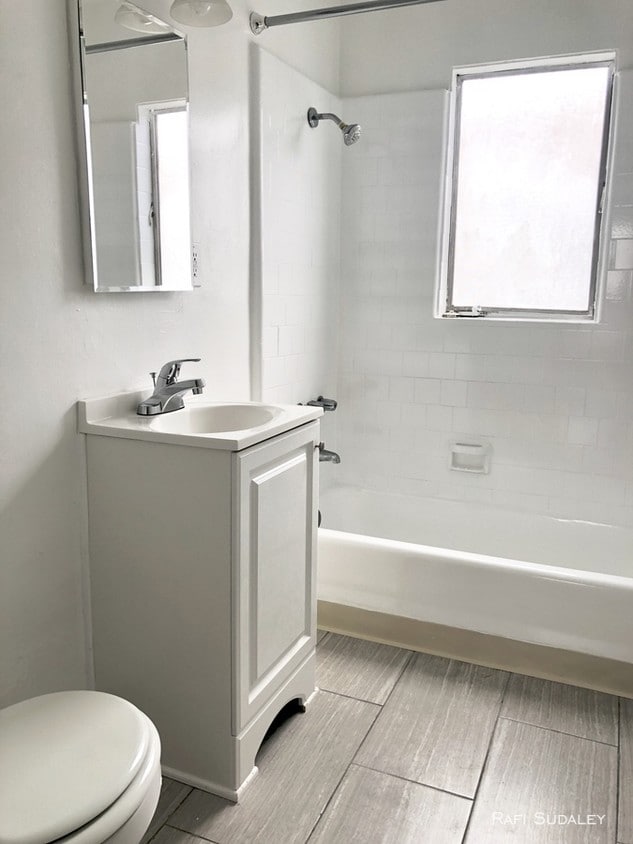 Foto principal - 1 BED & 1 BATH UNIT - LOS ANGELES!