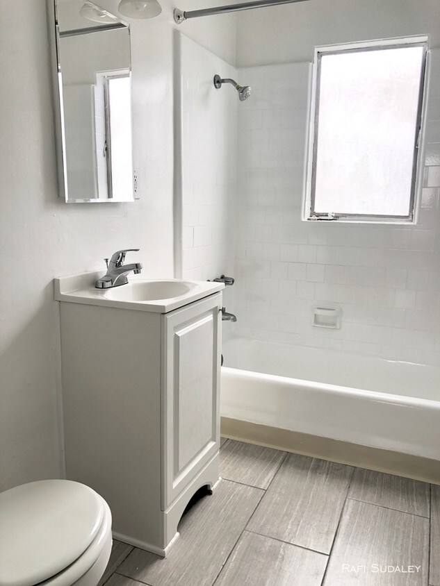 Foto principal - 2241 W. 14th Street