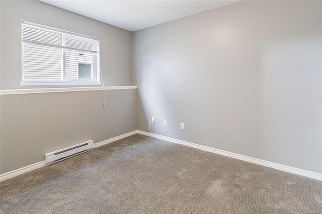 Building Photo - 4808 Fairbrook Crescent