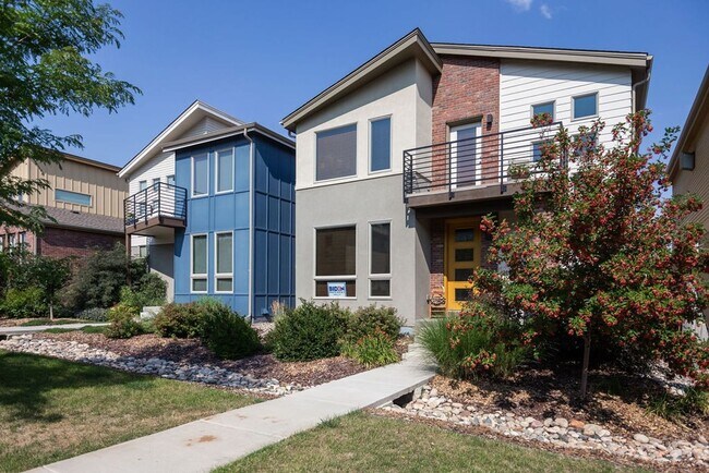 Building Photo - Modern 5 Bedroom 4 Bath house near Spring ...