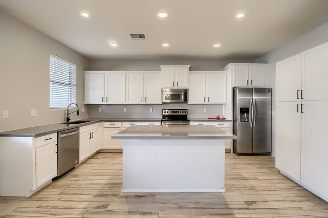 Building Photo - 11720 W Foothill Ct