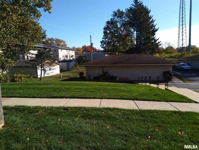 3020 4th St Unit 3 Moline Il 61265 Condo For Rent In Moline Il Apartments Com