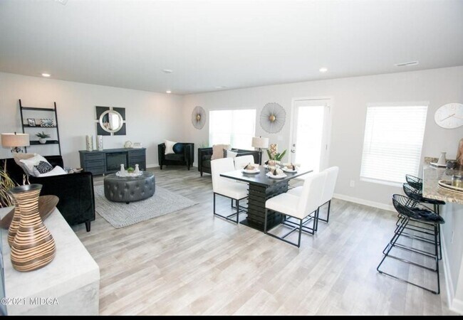 Foto del edificio - 178 Goodall Woods Dr