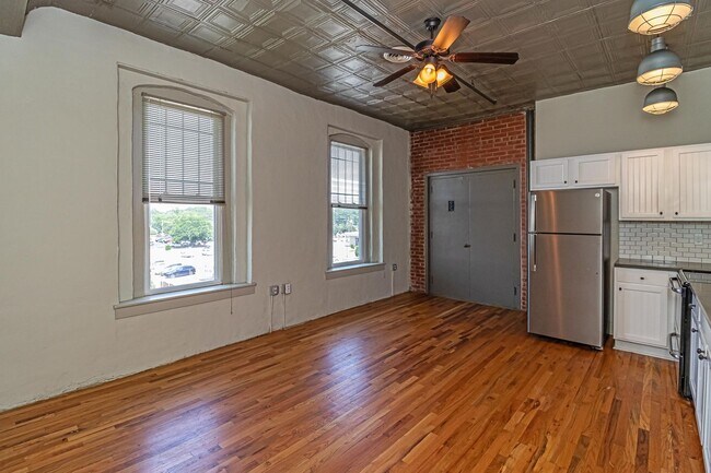 Foto del edificio - Nash Street Lofts-Unit M