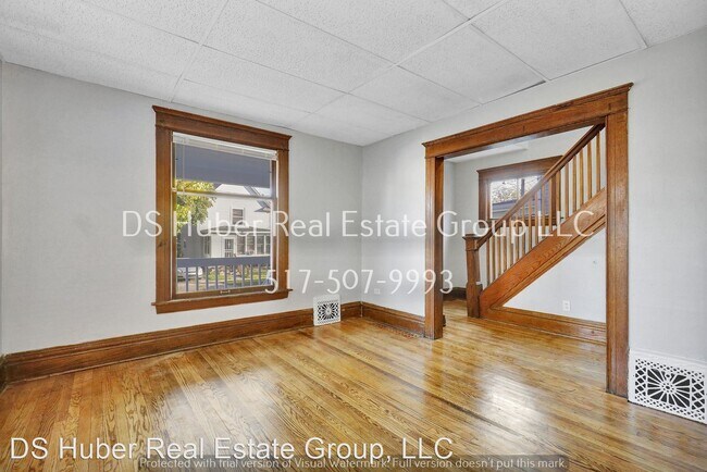 Foto del edificio - 3 br, 1 bath House - 144 E. Barnes Ave.