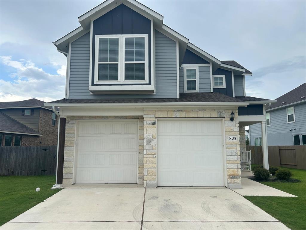 Foto principal - 805 Vaughn St
