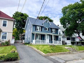 Building Photo - 46 Forest St