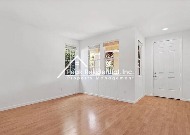 Photo - Nice 3bd/2ba West Sacramento Home with 2 C...