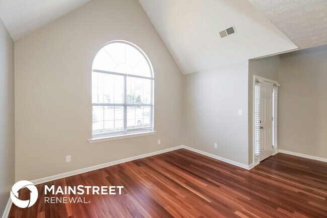 Foto del edificio - 130 Carriage Lake Dr