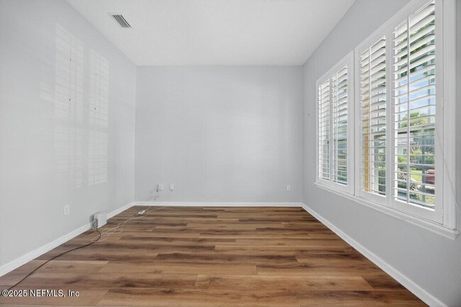 Foto del edificio - 9281 Sharnbrook Ln