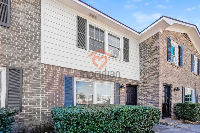 Charming 2-Bedroom Townhome in Prime West Ashley Location - Charming 2-Bedroom Townhome in Prime West Ashley Location
