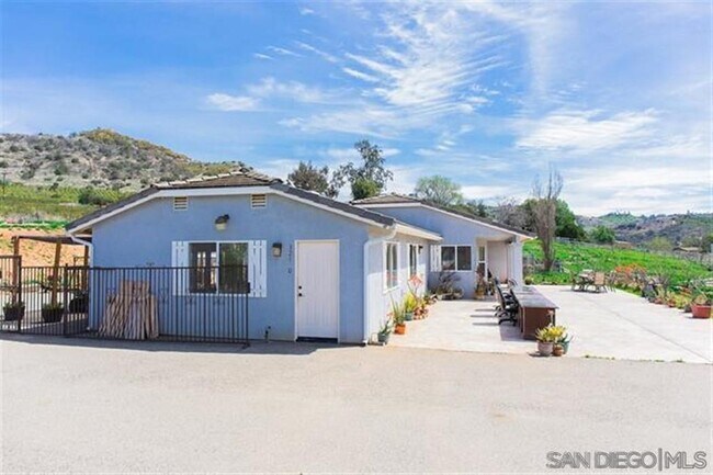 Foto del edificio - 32130 Dowling Ln