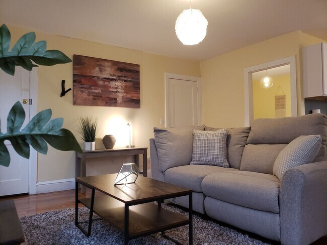 Building Photo - 59 Dartmouth Ave