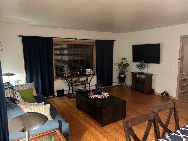 Foto del edificio - 2428 N 75th Ct