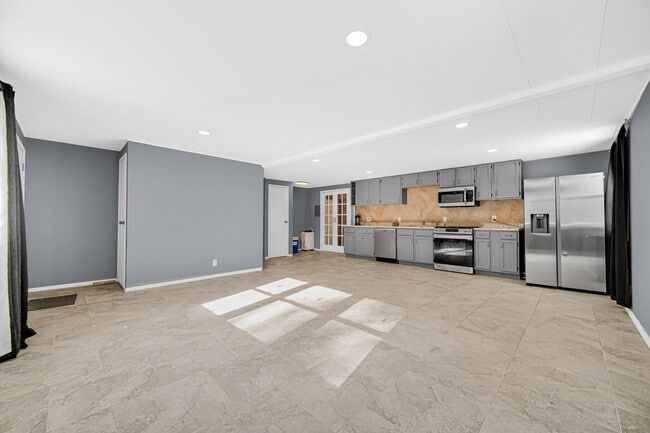 Building Photo - 2322 W Loves Ln