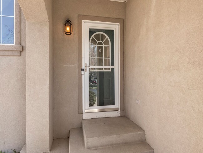 Foto del edificio - Gorgeous Johnstown Home with Attached Garage and Open Layout!