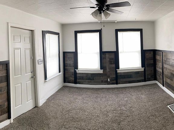 Building Photo - 610 S Blackhawk Ave, Freeport, IL 61032