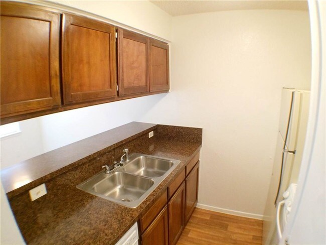 Foto del edificio - 201 Pine Meadow Dr