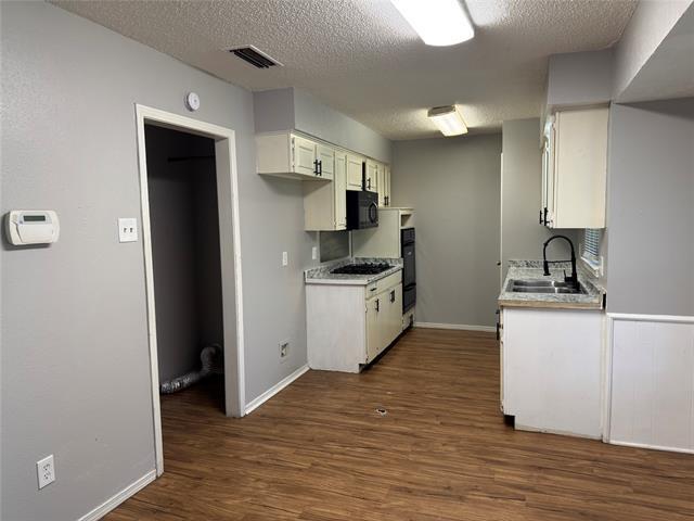 Foto principal - 10422 Castlerock Dr