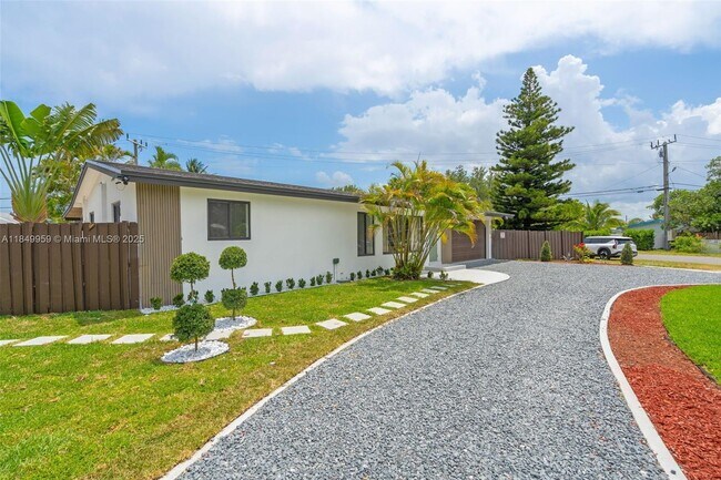 Foto del edificio - 3732 SW 16th St