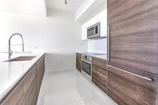 Building Photo - 301 Altara Ave