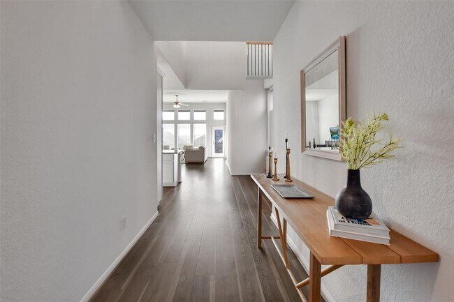 Building Photo - 605 Oleander Loop