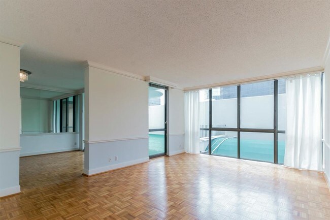 Foto del edificio - 5001 Woodway Dr