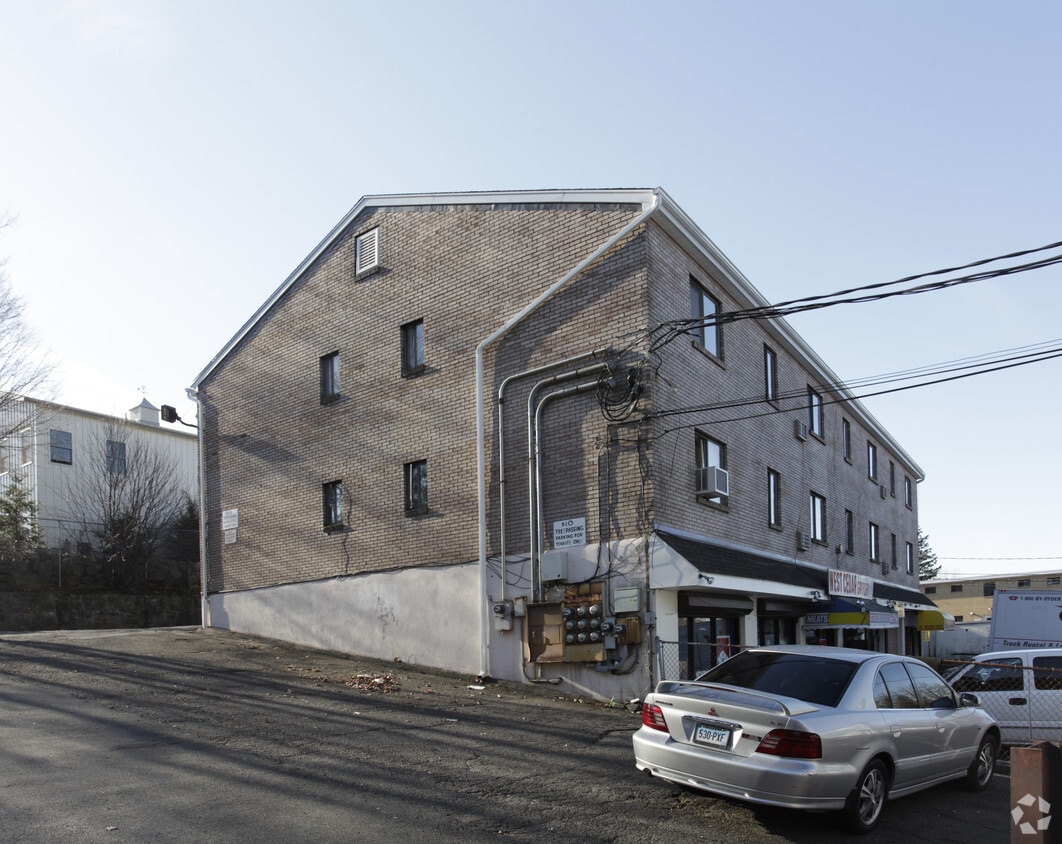Primary Photo - 155 W Cedar St
