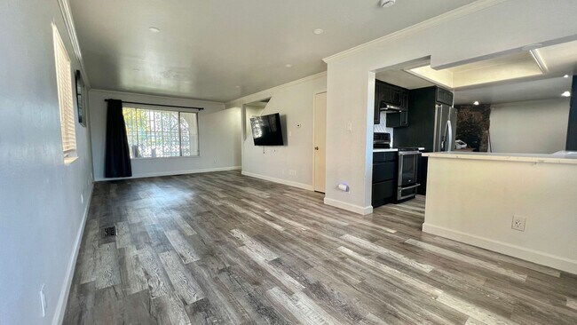 Foto del edificio - Lovely House 4BR 2.5BA with Large Backyard
