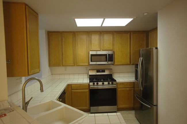 Building Photo - 609 Arcadia Terrace