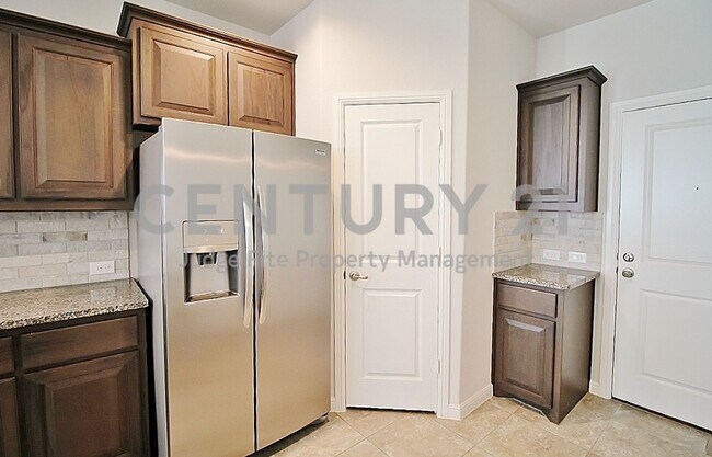 Building Photo - Beautiful Open Concept 4/2/2 in Settlers G...
