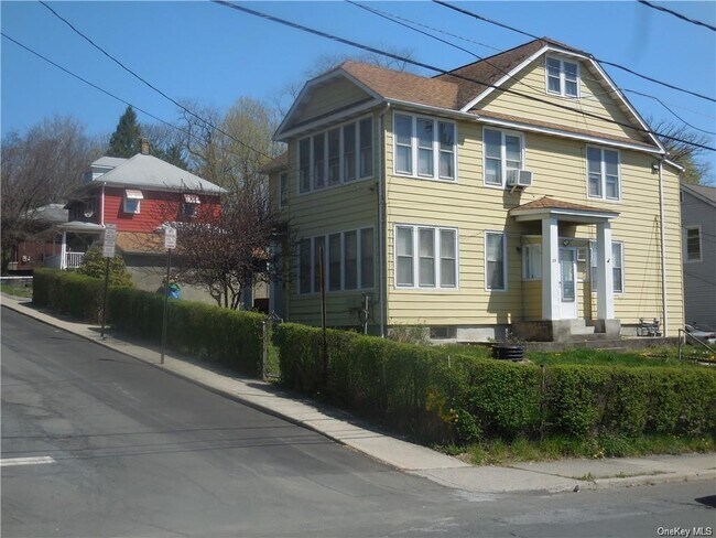 Foto del edificio - 18 Dupont Ave